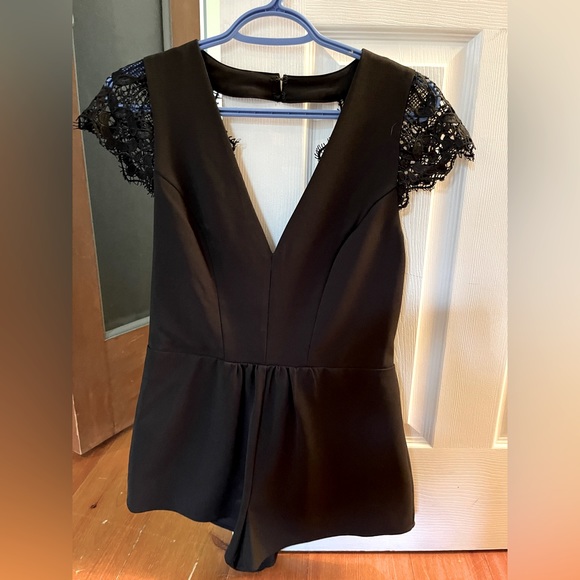 Black Romper, Backless/Lace - Picture 1 of 4